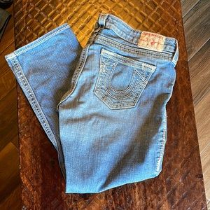 True Religion Lizzy Big QT Capri Jeans. Size 32